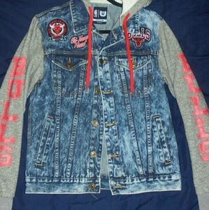 Chicago bulls hooded jean jacket